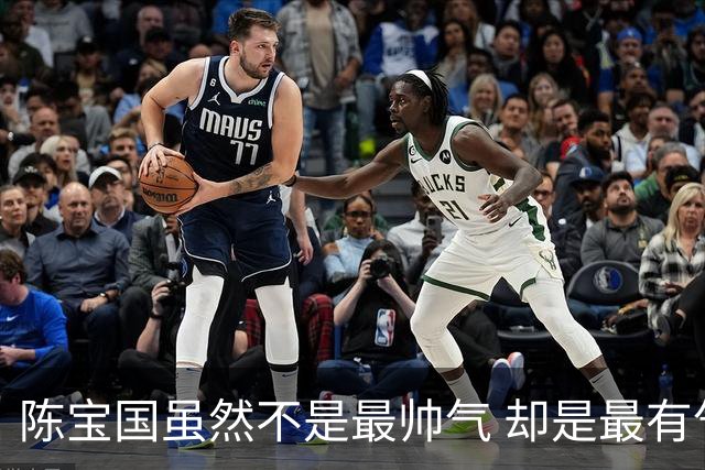 陈宝国虽然不是最帅气 却是最有气质的 就是不知道陈建斌右边的是谁